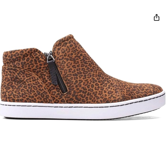 Clarks Pawley Adwin Cheetah Suede Ankle ZipUp Sneaker Leopard Bootie Women's - Picture 3 of 15